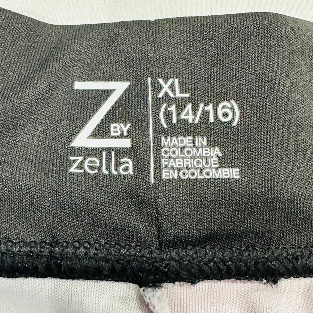 NWOT Z By Zella Girls Pink Grey Black Camouflage Athletic Shorts